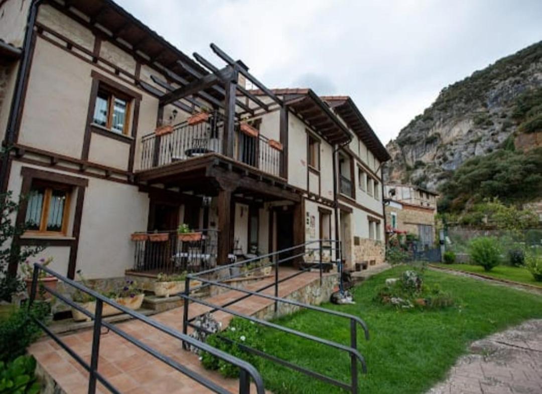 Hotel Rural En Las Cascadas De Tobera Exteriér fotografie