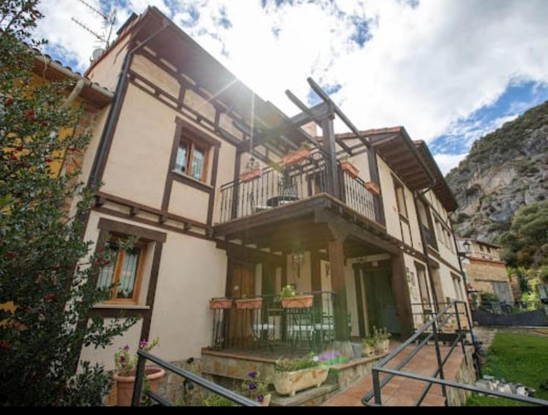 Hotel Rural En Las Cascadas De Tobera Exteriér fotografie